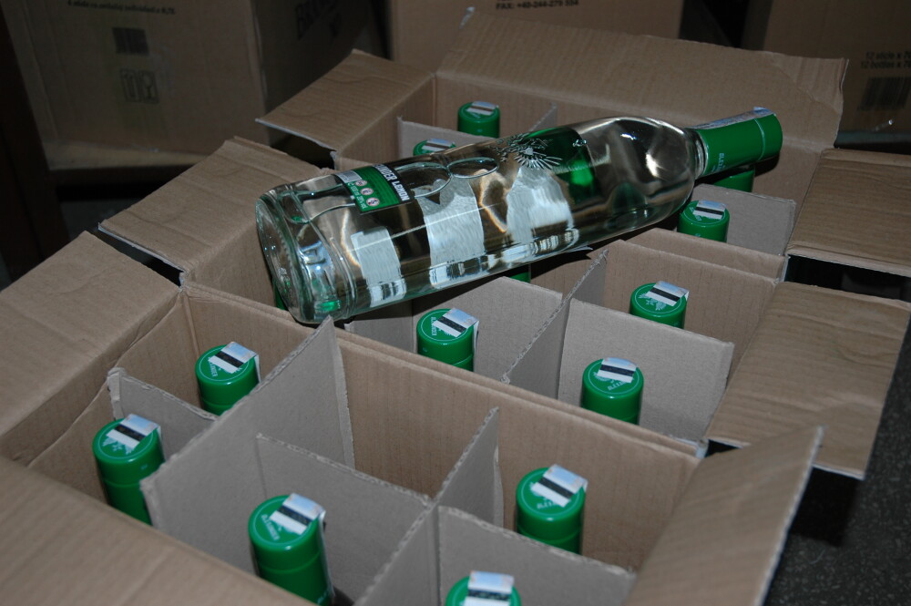 Politistii din Cluj au confiscat sute de litri de alcool - Imaginea 2