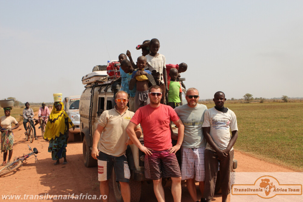 Echipa Transilvania 4 Africa, aproape de casa. Echipamentele IT au ajuns in Africa - Imaginea 5