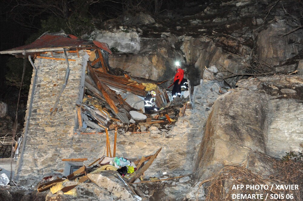 Accident cumplit in Alpii francezi. Un bolovan urias a distrus o cabana si a ucis doi copii - Imaginea 3