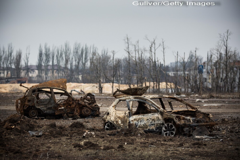 Apocalipsa din estul Ucrainei. Peisajul dezolant din Donetk aduce aminte de sfarsitul celui de-Al Doilea Razboi Mondial. FOTO - Imaginea 7