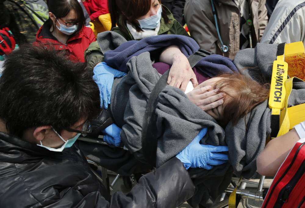 Bilantul cutremurului din Taiwan a crescut la 14 morti si 480 de raniti. Imaginile dezastrului filmate din drona - Imaginea 19