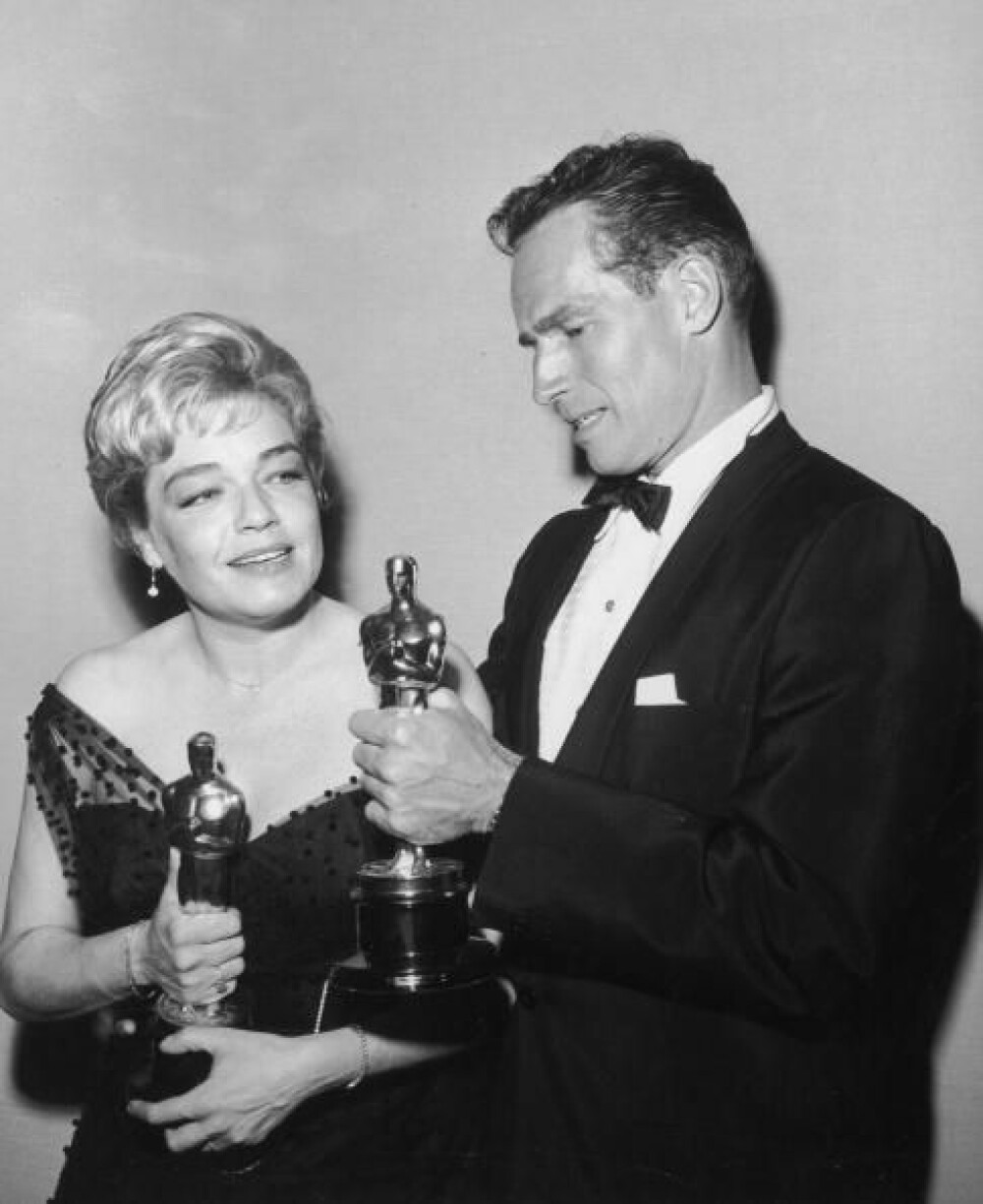 Momentele care au definit istoria Premiilor Oscar. Cine este actorul celebru care a refuzat sa primeasca trofeul Oscar - Imaginea 9