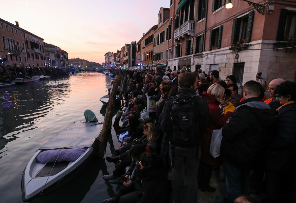 A început faimosul Carnaval de la Veneția. Imagini spectaculoase, ca în filme - Imaginea 2