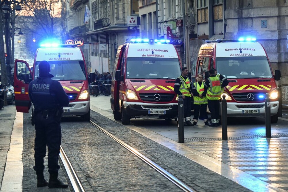 Atac cu cuţitul în centrul unui oraş din Franţa. Poliţia l-a ucis pe agresor. VIDEO - Imaginea 2