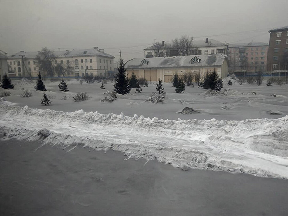 Oraș acoperit de zăpadă neagră: ”Așa arată iarna în iad”. Explicația fenomenului bizar - Imaginea 8