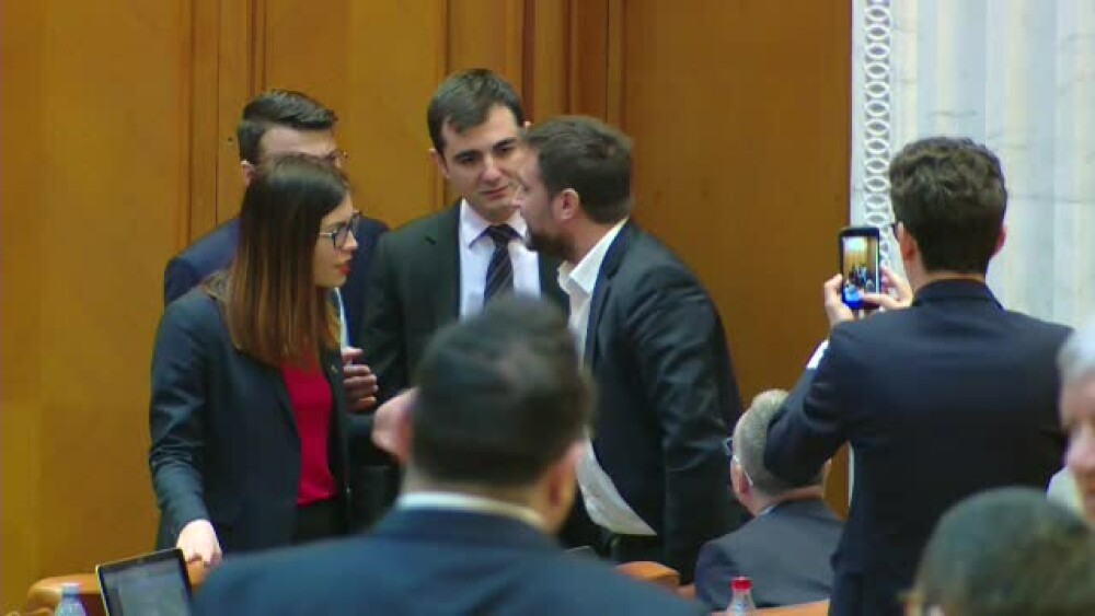 Scandal în Parlament. Deputatul PSD Liviu Pleșoianu, gata să se bată cu un deputat USR - Imaginea 3