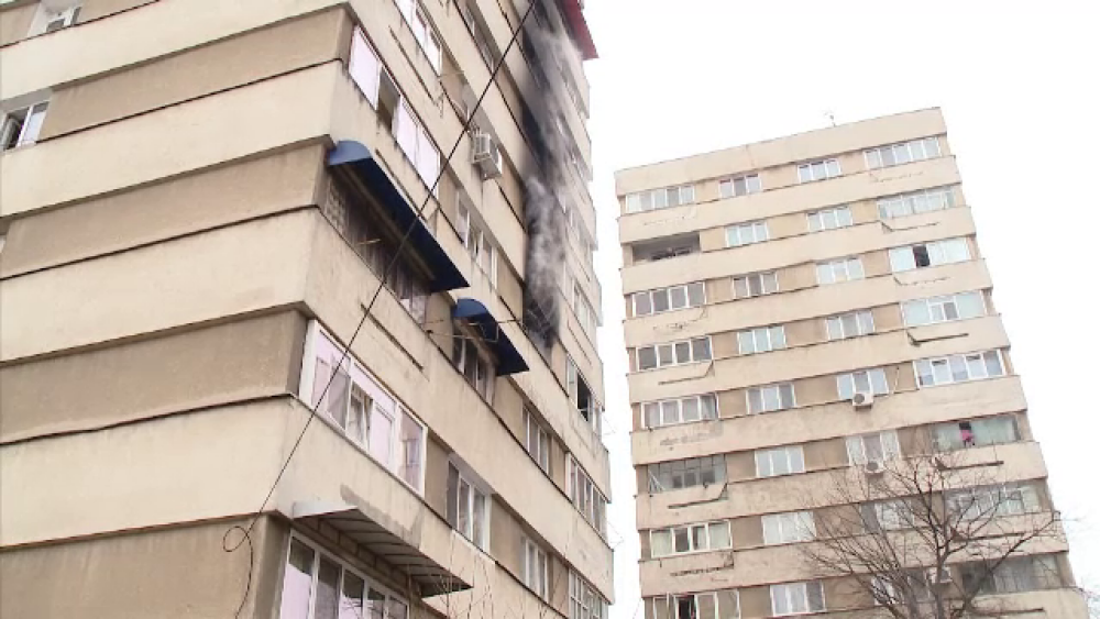 Un bloc-turn din Craiova era să ardă din cauza televizorului unui pensionar - Imaginea 3