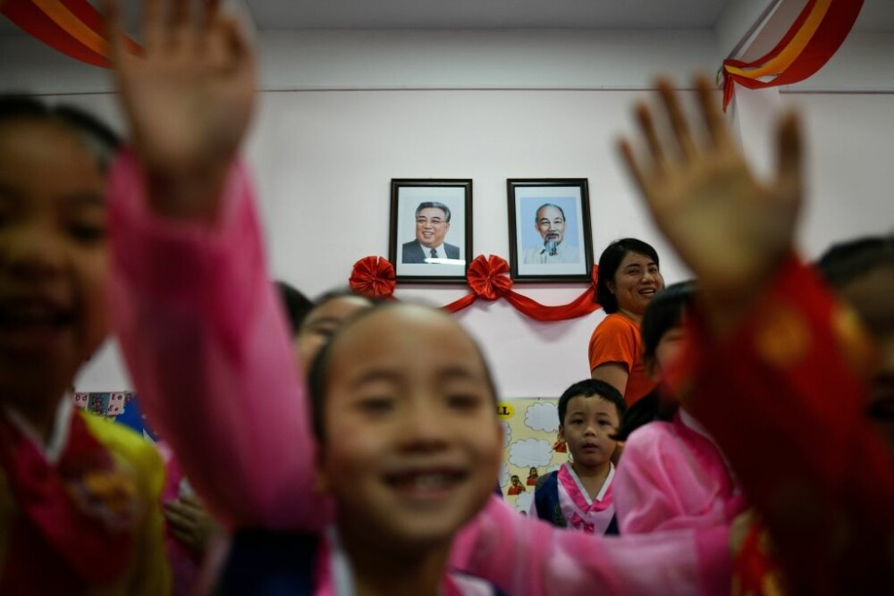 Dezvăluiri despre copilăria în Coreea de Nord. Unde sunt duși elevii talentați - Imaginea 1