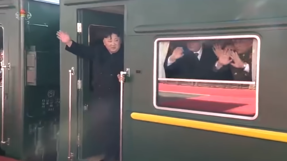 Primele imagini cu Kim Jong-un din călătoria de 47 de ore cu trenul către Vietnam. VIDEO - Imaginea 5