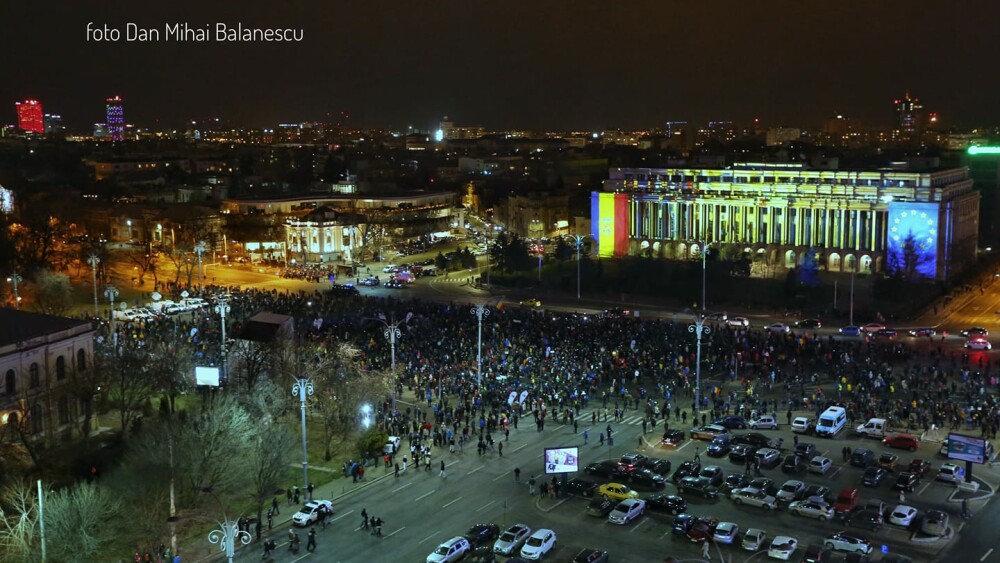 Protest amplu în Piața Victoriei: 10.000 de persoane au scandat împotriva Guvernului. FOTO - Imaginea 4