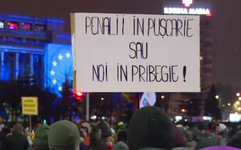 Protest în București față de OUG privind legile justiției. De ce a fost criticat Iohannis - Imaginea 3