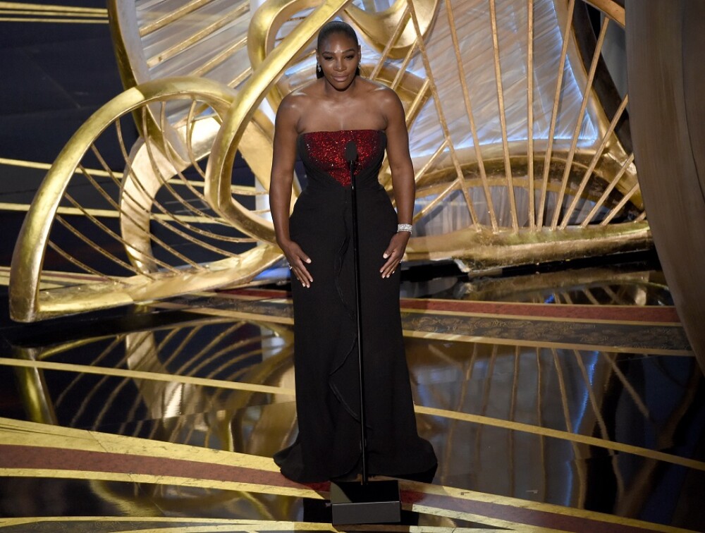 Cum a venit Serena William la gala Premiilor Oscar. La repetiţii a apărut în colanţi - Imaginea 1