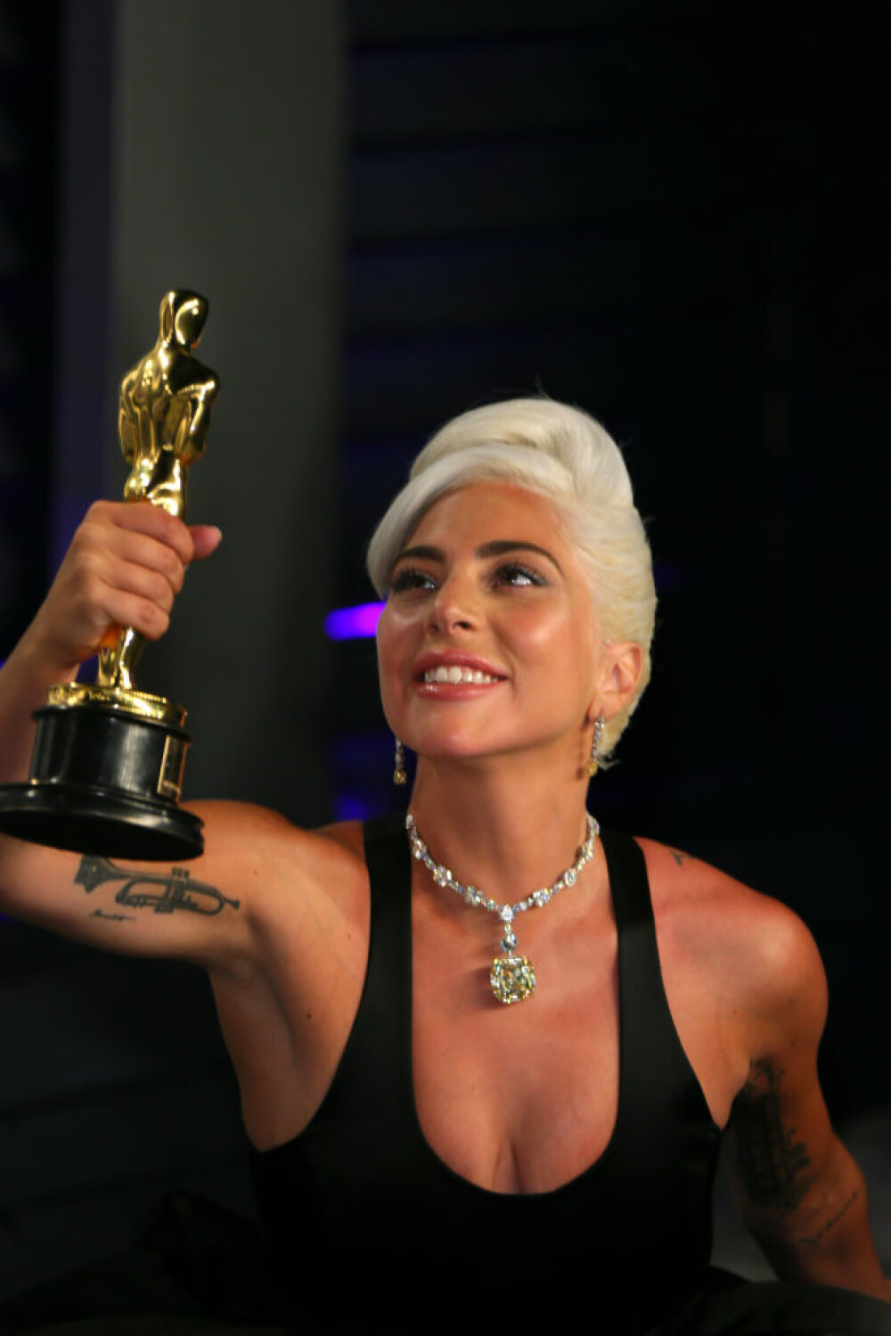 Oscar 2019. Lady Gaga cu un diamant uriaș la gât, purtat și de Audrey Hepburn - Imaginea 2
