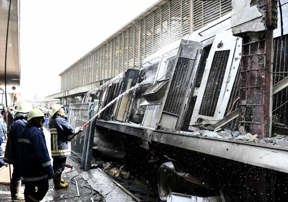 Grav accident feroviar, cu 10 morți și 20 de răniți. Momentul în care e cuprins de flăcări - Imaginea 1