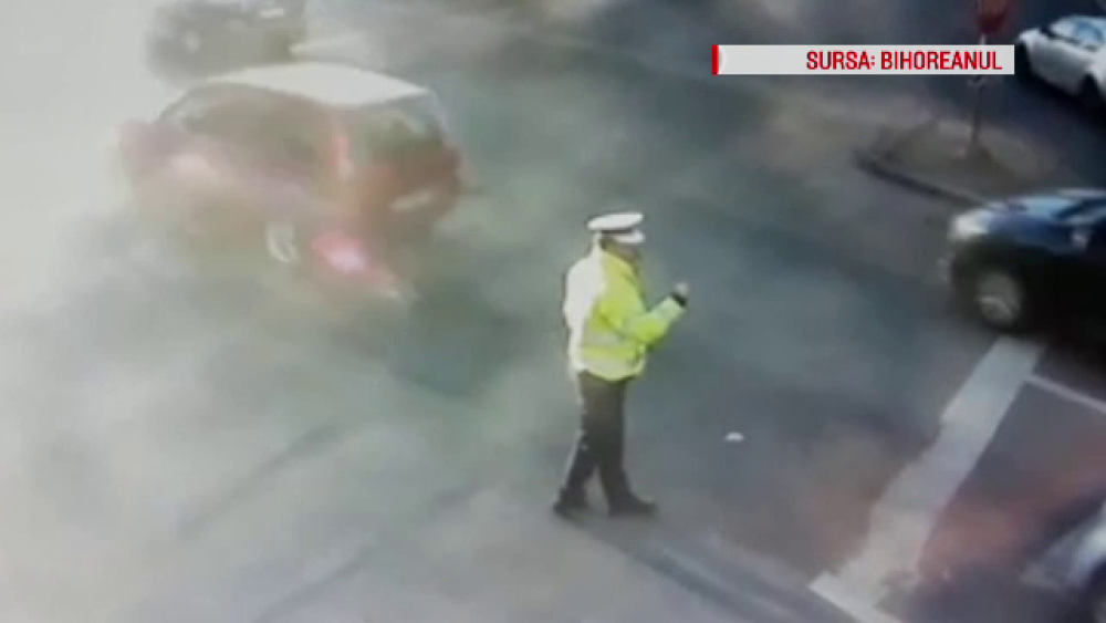 Momentul în care un polițist din Oradea e luat pe capotă de un șofer. Explicația acestuia - Imaginea 2