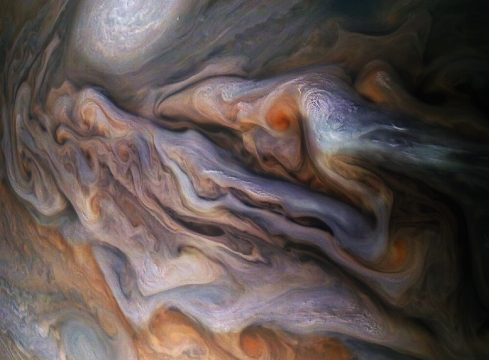 Noi imagini spectaculoase de pe Jupiter. Ce au descoperit cercetătorii NASA - Imaginea 1