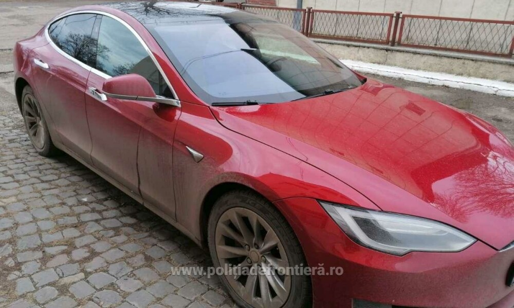 Un român a rămas fără autoturismul Tesla de 53.000 de euro imediat după ce a intrat în țară - Imaginea 3