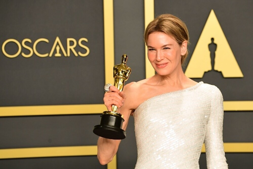 Top 10 cele mai frumoase ținute de la Premiile Oscar 2020 - Imaginea 19