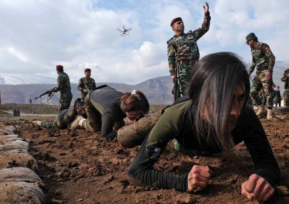 Cum se pregătesc femeile kurde de război. Extremiștii ISIS sunt „îngroziți” - Imaginea 2