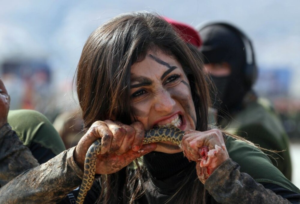 Cum se pregătesc femeile kurde de război. Extremiștii ISIS sunt „îngroziți” - Imaginea 4