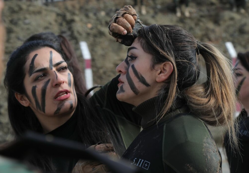 Cum se pregătesc femeile kurde de război. Extremiștii ISIS sunt „îngroziți” - Imaginea 5