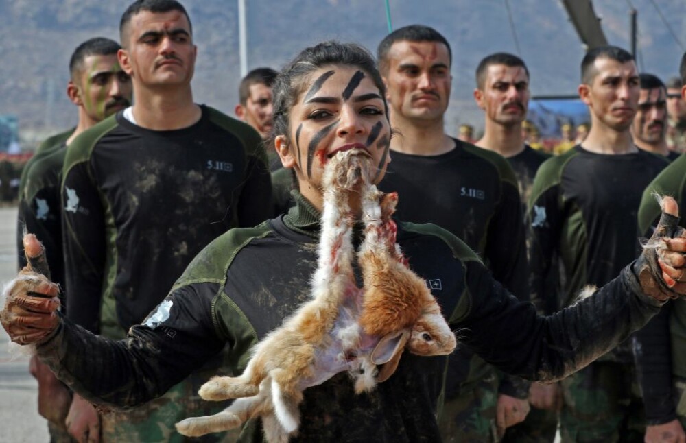 Cum se pregătesc femeile kurde de război. Extremiștii ISIS sunt „îngroziți” - Imaginea 6