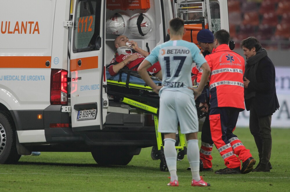 Dinamo - FCSB, scor 2-1. Meciul a fost oprit de două ori, un jucător a ajuns la spital - Imaginea 1