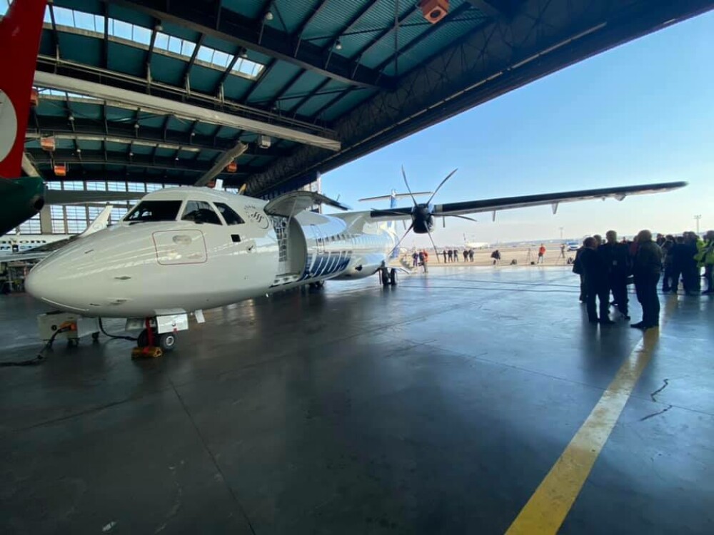 TAROM cumpără noi avioane. Cum arată primul ATR 72, folosit pentru curse scurte - Imaginea 3