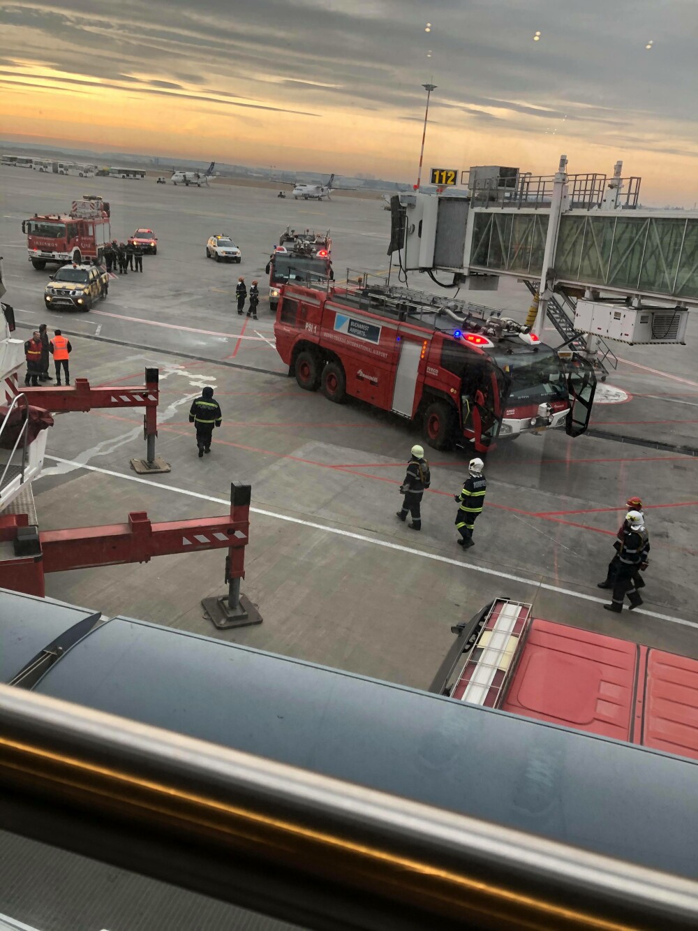 Incendiu în terminalul plecări din Aeroportul Otopeni. Martorii se plâng de dezorganizare - Imaginea 4