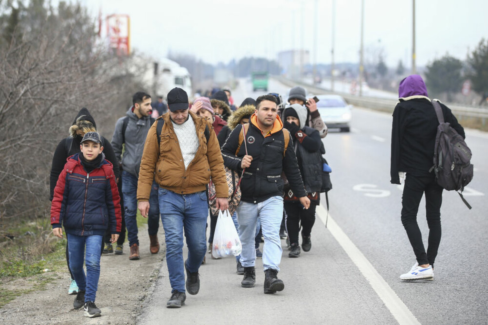 Turcia deschide „porțile” refugiaților sirieni către Europa. Grecia și-a dublat patrulele, Bulgaria sporește controalele - Imaginea 2