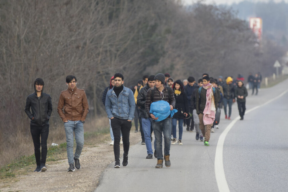 Turcia deschide „porțile” refugiaților sirieni către Europa. Grecia și-a dublat patrulele, Bulgaria sporește controalele - Imaginea 6