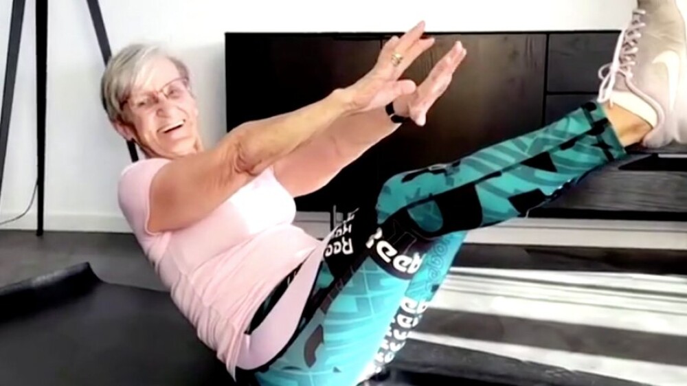 O femeie de 81 de ani din Germania, vedetă a fitnessului pe TikTok - Imaginea 1