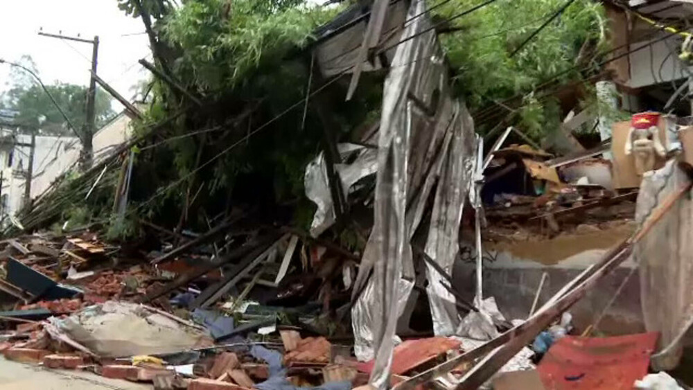 Peste 150 de persoane au murit în urma alunecărilor de teren din Brazilia. Mai mult de 165 sunt dispărute - Imaginea 5