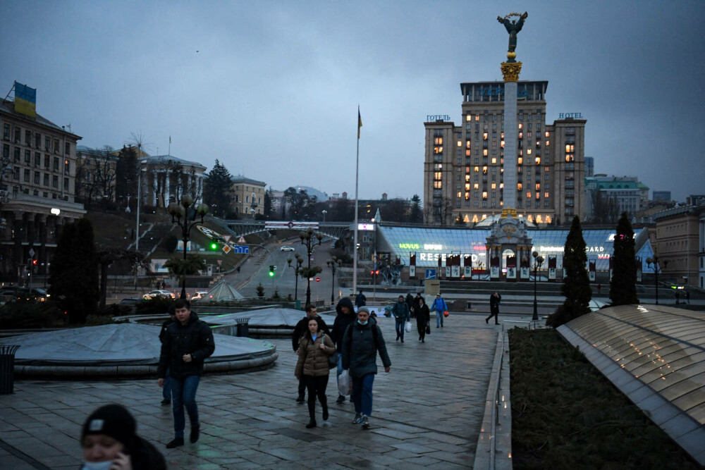 Sirenele de război răsună la Kiev. Rusia atacă Ucraina din toate direcțiile. GALERIE FOTO/VIDEO - Imaginea 11