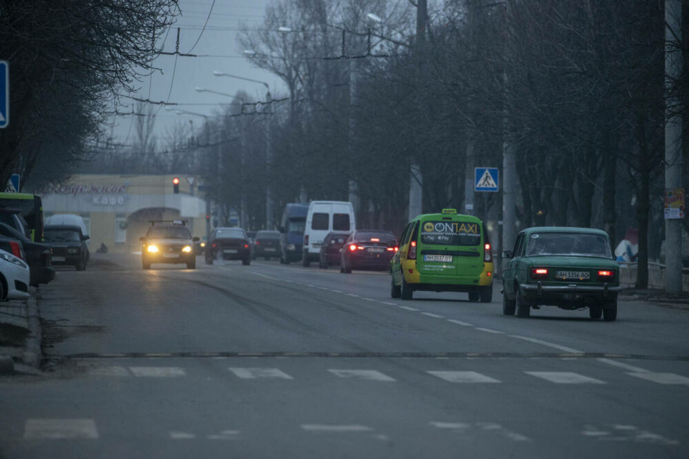 Zelenski: „Rachetele ruseşti lovesc infrastructura ucraineană şi poliţia de frontieră”. Explozii în mai multe orașe - Imaginea 3