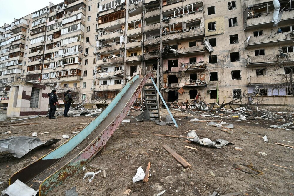 Război în Ucraina, ziua 2. Orașul Nicolaev, aflat la 100 de kilometri de Odessa, este sub asediu - Imaginea 4