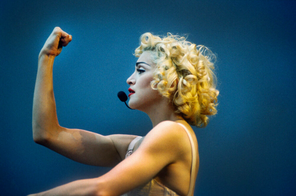 FOTO. Madonna, de nerecunoscut la Premiile Grammy 2023. Fanii, pe rețelele de socializare: ”Doamne, ce și-a făcut?” - Imaginea 8