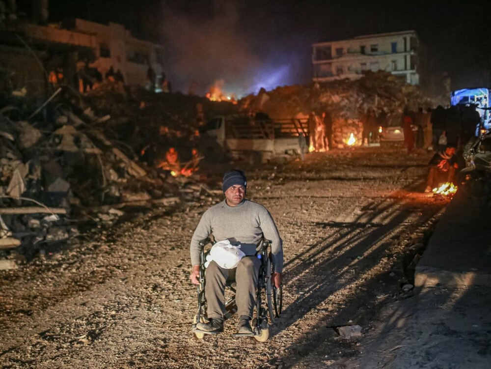 Strigătul de ajutor al sirienilor, după cutremur. „Unii dintre noi n-au dormit mai mult de şase ore în ultimele 70 de ore” - Imaginea 4