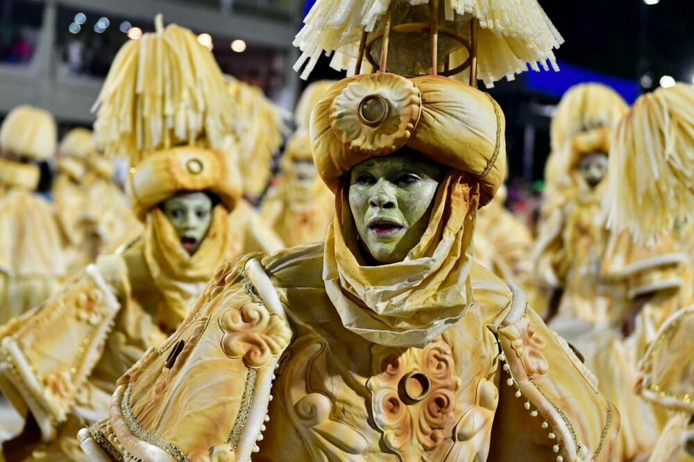 A început Carnavalul de la Rio. Spectacolul se anunţă grandios | GALERIE FOTO - Imaginea 14