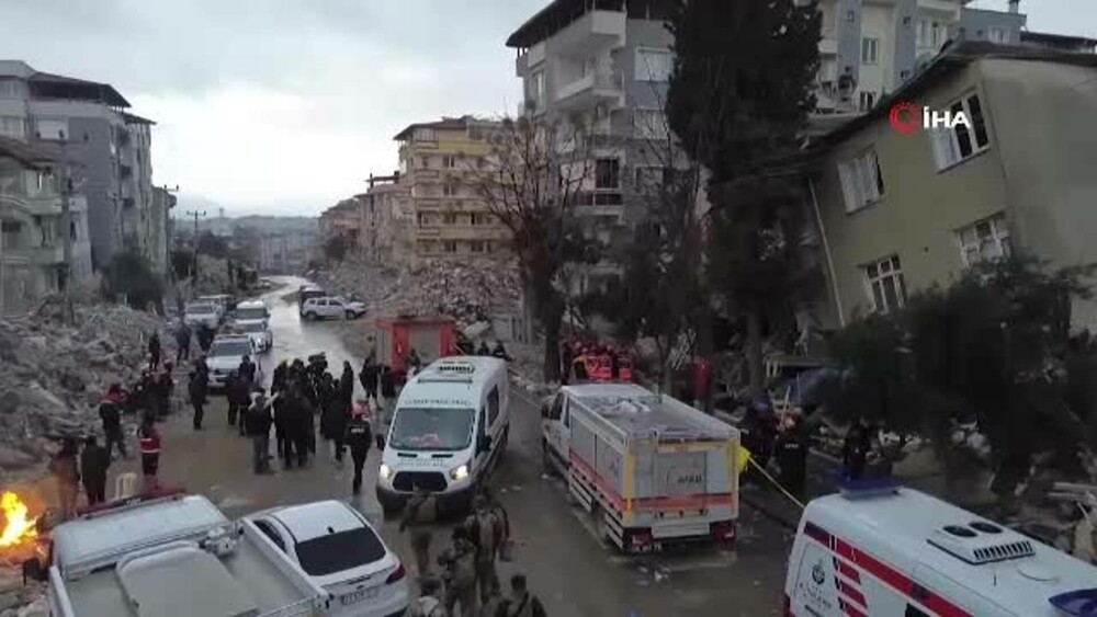 Cel puțin 6 morți și 300 de răniți în Turcia, în urma cutremurelor de luni seară. Primul seism a avut 6,4 pe Richter - Imaginea 5