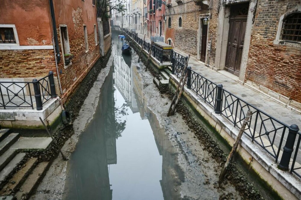 Canalele din Veneția au secat aproape complet. Italia s-ar putea confrunta cu o nouă secetă în vară | GALERIE FOTO - Imaginea 2