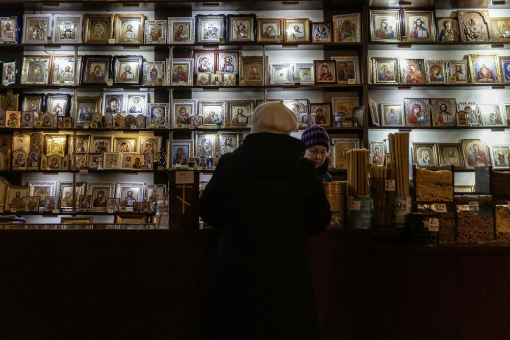 Un an de lacrimi și de moarte în Ucraina | Bucea, masacrul care nu va fi uitat niciodată | GALERIE FOTO - Imaginea 9