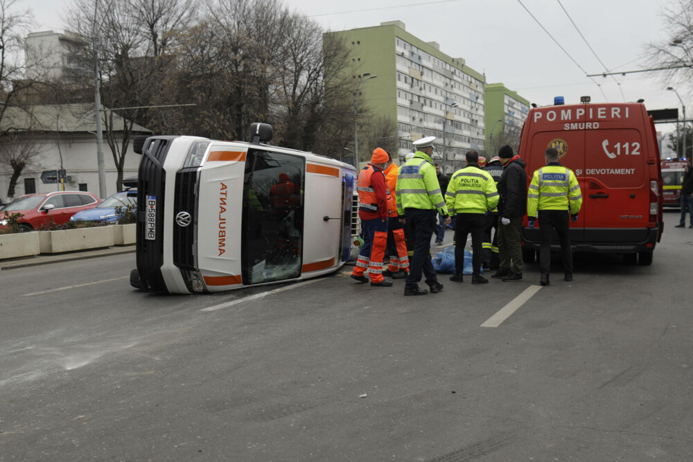 ANIMAȚIE GRAFICĂ. Cum s-a produs accidentul în care o ambulanță a fost lovită de o mașină care nu i-a acordat prioritate - Imaginea 2