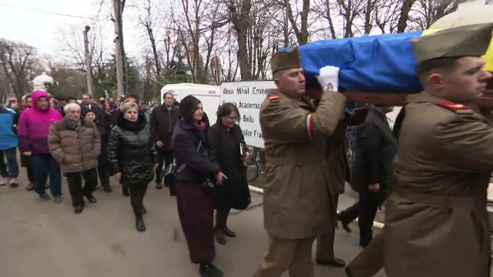 Mihai Șora a fost înmormântat la cimitirul Bellu cu onoruri militare. GALERIE FOTO - Imaginea 14