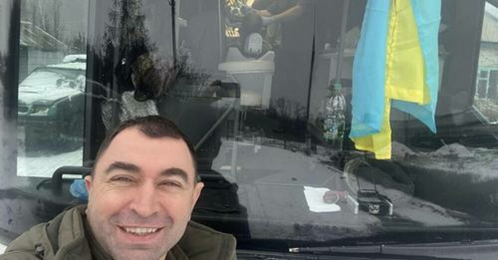Viorel Răducan, stomatologul din Cernăuți care a transformat un autocar vechi în cabinet pentru militarii ucraineni - Imaginea 1