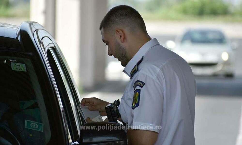 Un șofer s-a ales cu un dosar penal după ce polițiștii din Giurgiu au făcut o descoperire de 13.000 euro în mașina sa. FOTO - Imaginea 1