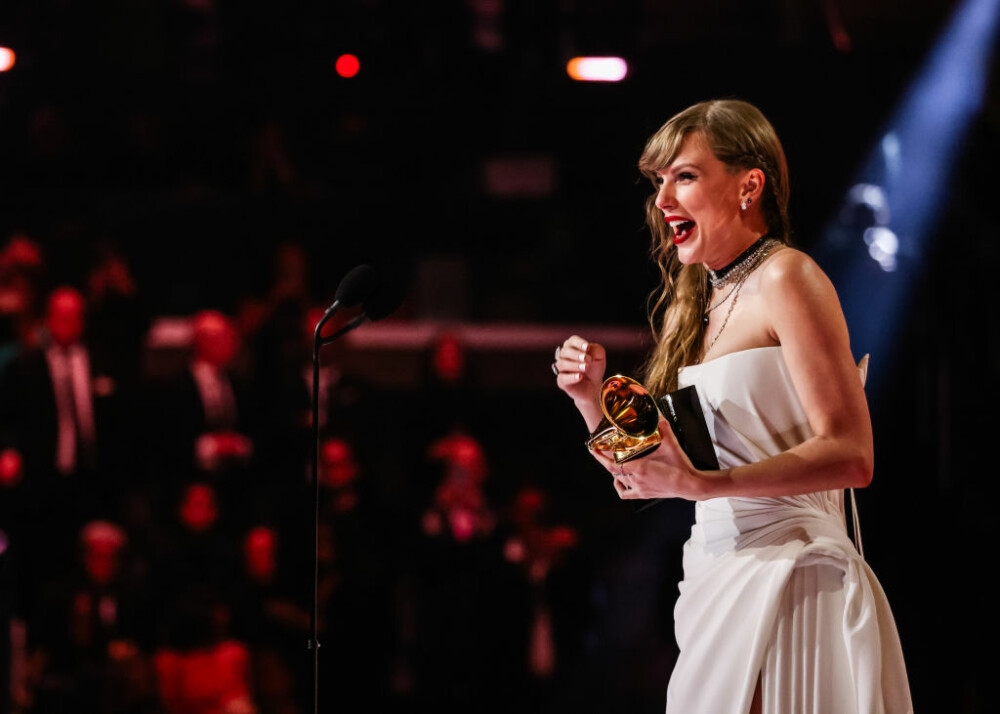 Taylor Swift a arătat ca o „prințesă” la Grammy 2024. Vedeta a intrat în istorie îmbrăcată în ținuta lui Kate Middleton - Imaginea 1