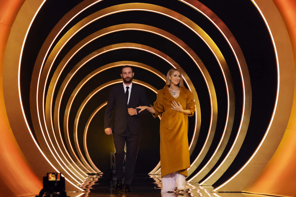 Celine Dion, prima apariţie publică din ultimele trei luni, la gala Premiilor Grammy. Ce ținută a purtat | GALERIE FOTO - Imaginea 11