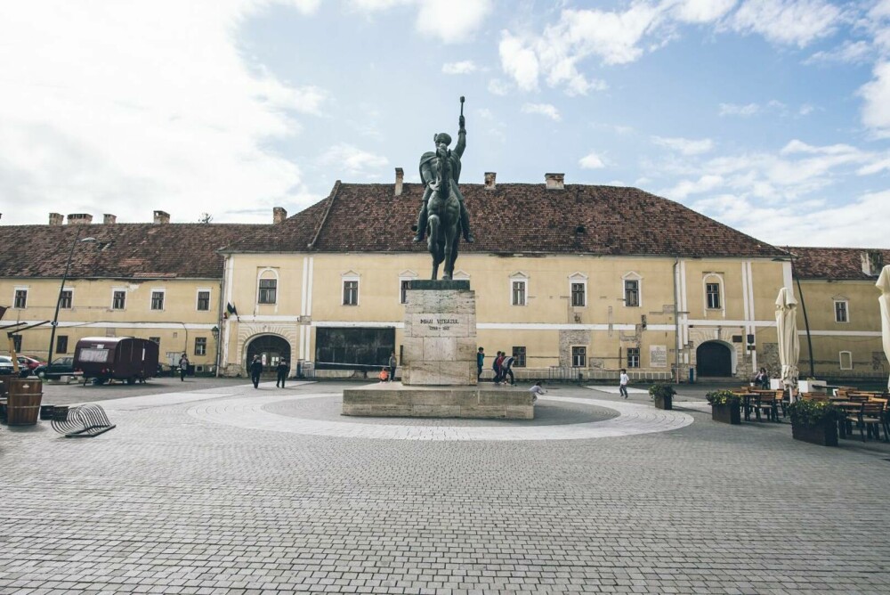 Palatul Principilor din Transilvania și-a deschis în premieră ușile pentru public. Clădirea, veche de peste șase secole - Imaginea 1