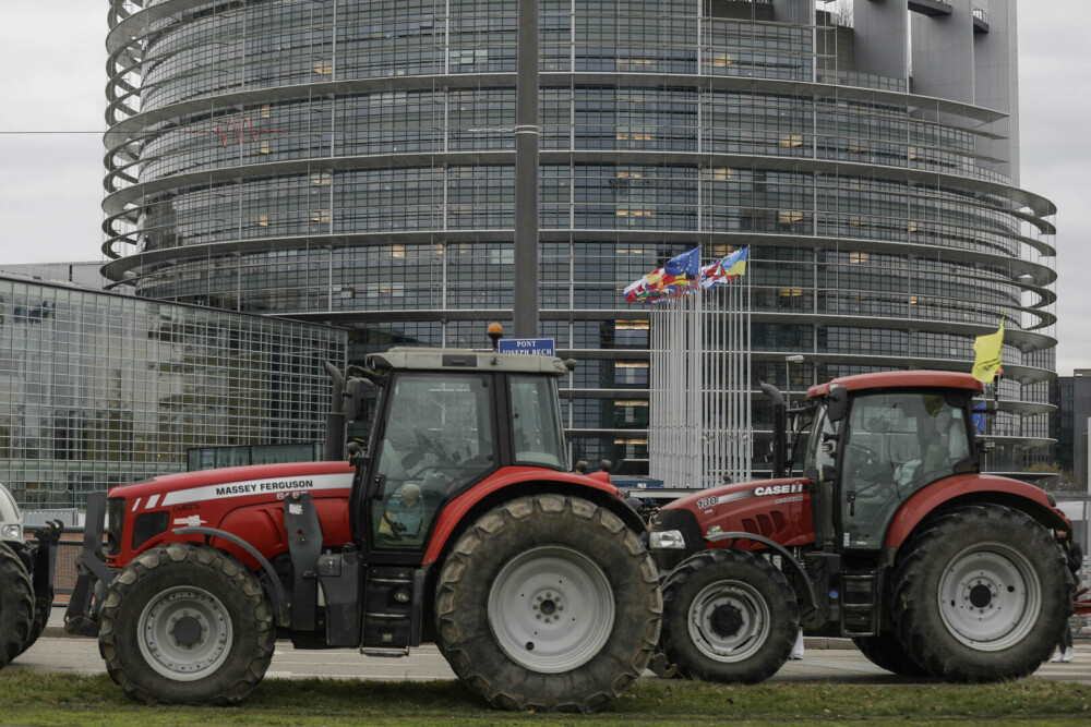 Furia fermierilor a ajuns la Strasbourg. Zeci de tractoare și protestatari s-au adunat în fața Parlamentului European - Imaginea 3